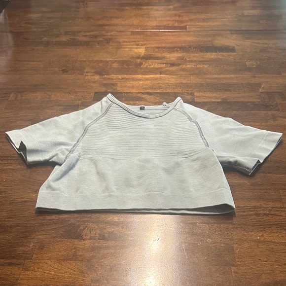 Alphalete Heather Gray Crop Top - Picture 1 of 4